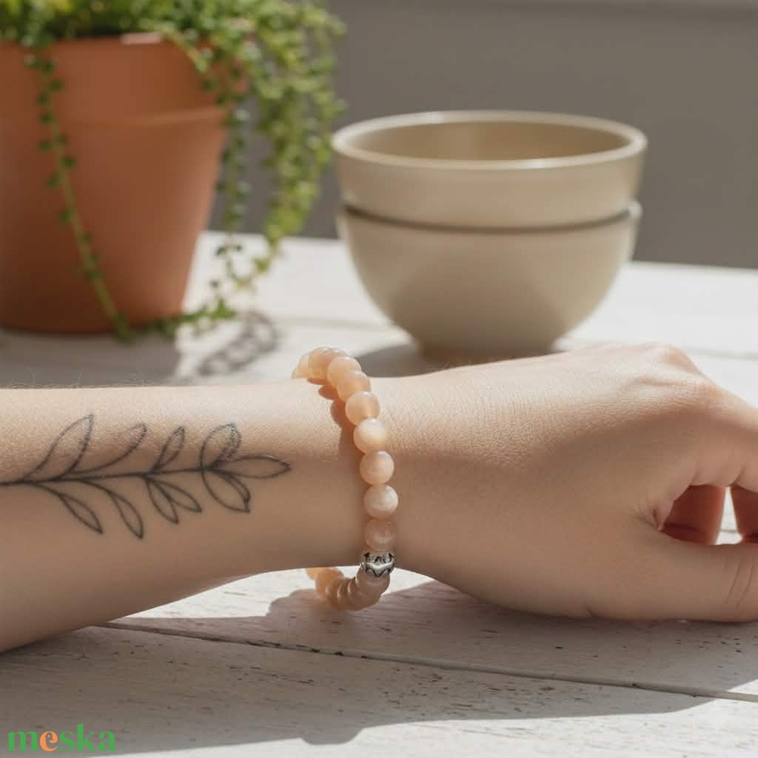 Simplicity - barackszínű holdkő karkötő 8 mm - ékszer - karkötő - gyöngyös karkötő - Meska.hu