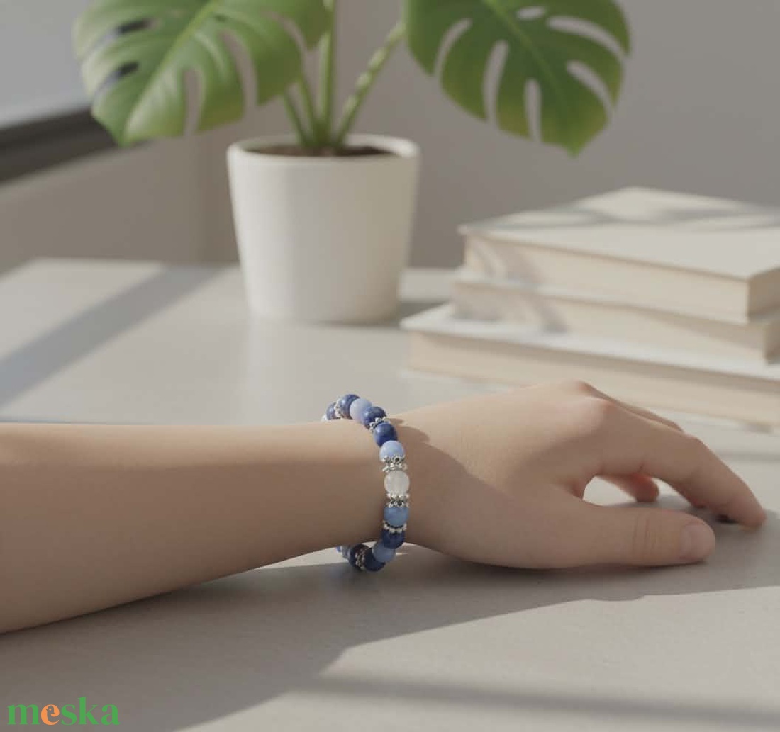 Torokcsakra karkötő 8 mm - szodalit, kék csipkeachát, hegyikristály - ékszer - karkötő - gyöngyös karkötő - Meska.hu