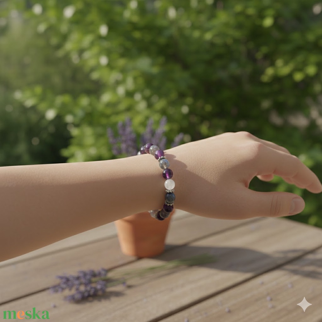 Koronacsakra karkötő 8 mm - labradorit, holdkő, ametiszt - ékszer - karkötő - gyöngyös karkötő - Meska.hu