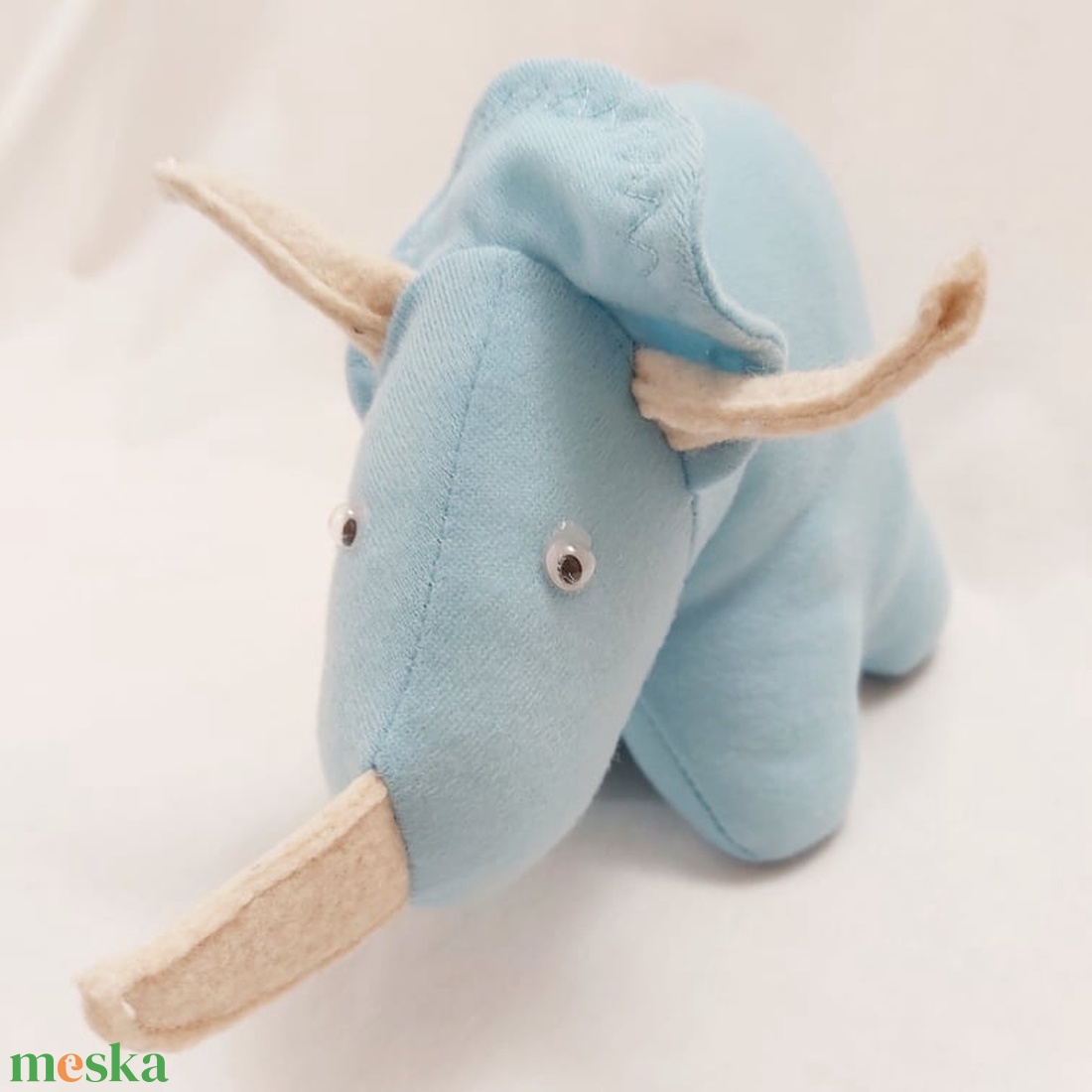 Topsz, a Triceratops - neKedD dinókollekció - játék & sport - plüssállat & játékfigura - más figura - Meska.hu Topsz, a Triceratops - neKedD dinókollekció - játék & sport - plüssállat & játékfigura - más figura - Meska.hu