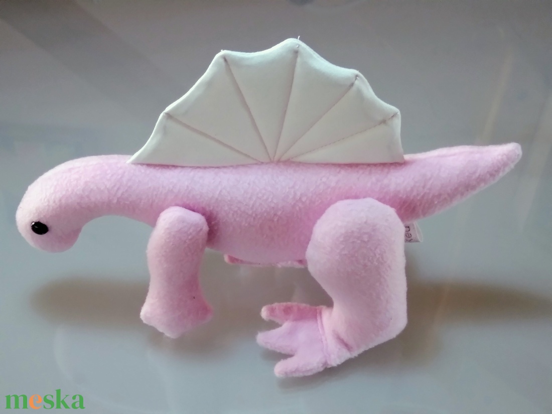   Pinky, a Spinosaurus festhető hátvitorlával - neKedD dinókollekció - játék & sport - plüssállat & játékfigura - plüss dínók - Meska.hu