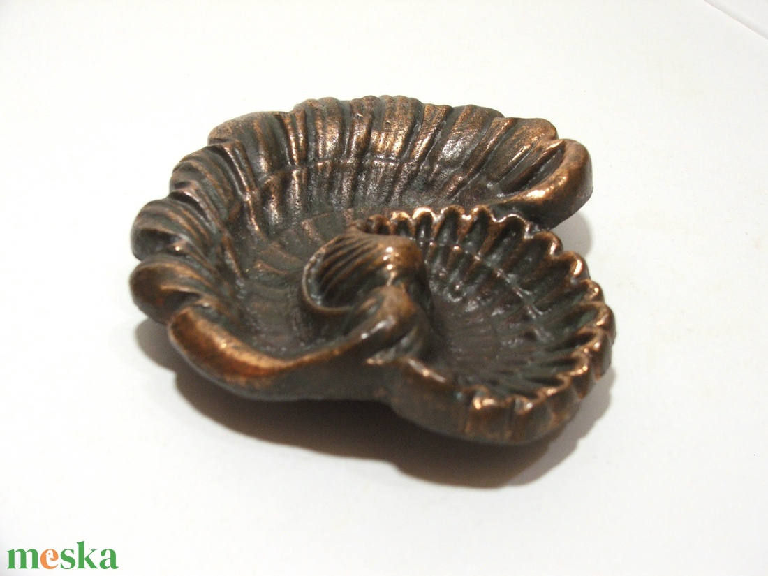 Vintage és antik bronz hamutál és sétáló gyertyatartó - karácsony - karácsonyi lakásdekoráció - karácsonyi illatgyertya, mécses - Meska.hu Vintage és antik bronz hamutál és sétáló gyertyatartó - karácsony - karácsonyi lakásdekoráció - karácsonyi illatgyertya, mécses - Meska.hu