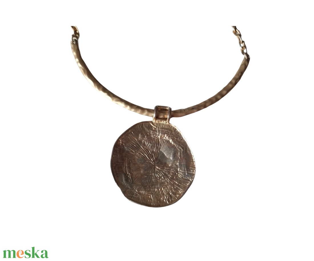 Vintage ékszer, réz színű láncon tűzzománc medál apró réz kockákkal - ékszer - nyaklánc - medálos nyaklánc - Meska.hu Vintage ékszer, réz színű láncon tűzzománc medál apró réz kockákkal - ékszer - nyaklánc - medálos nyaklánc - Meska.hu