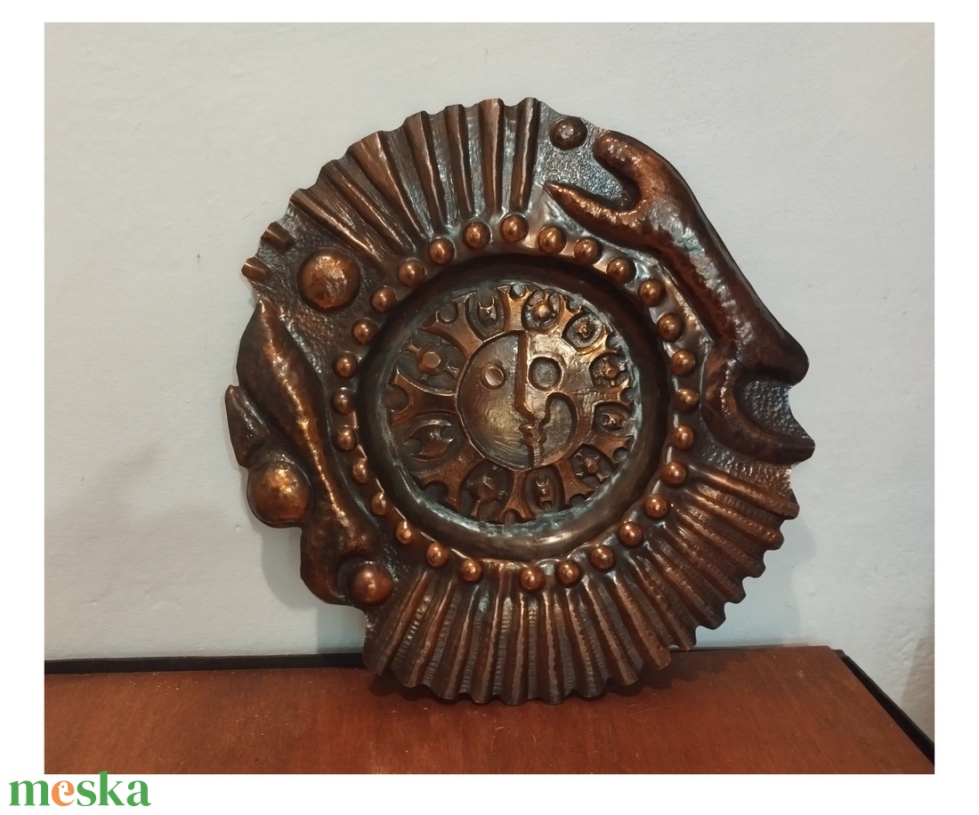 Vintage bronz falidísz, mid century bronz napkorong, bronz faldekoráció - művészet - szobor - fém - Meska.hu