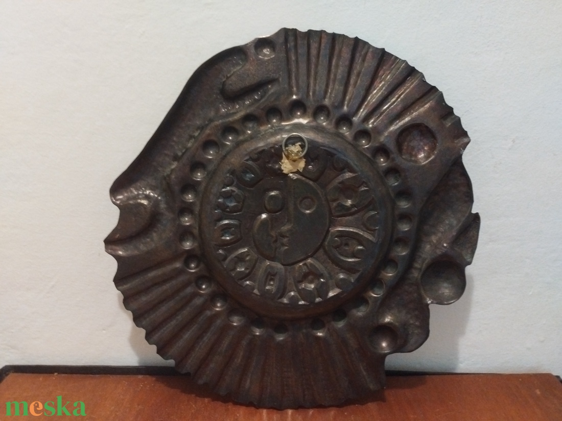 Vintage bronz falidísz, mid century bronz napkorong, bronz faldekoráció - művészet - szobor - fém - Meska.hu
