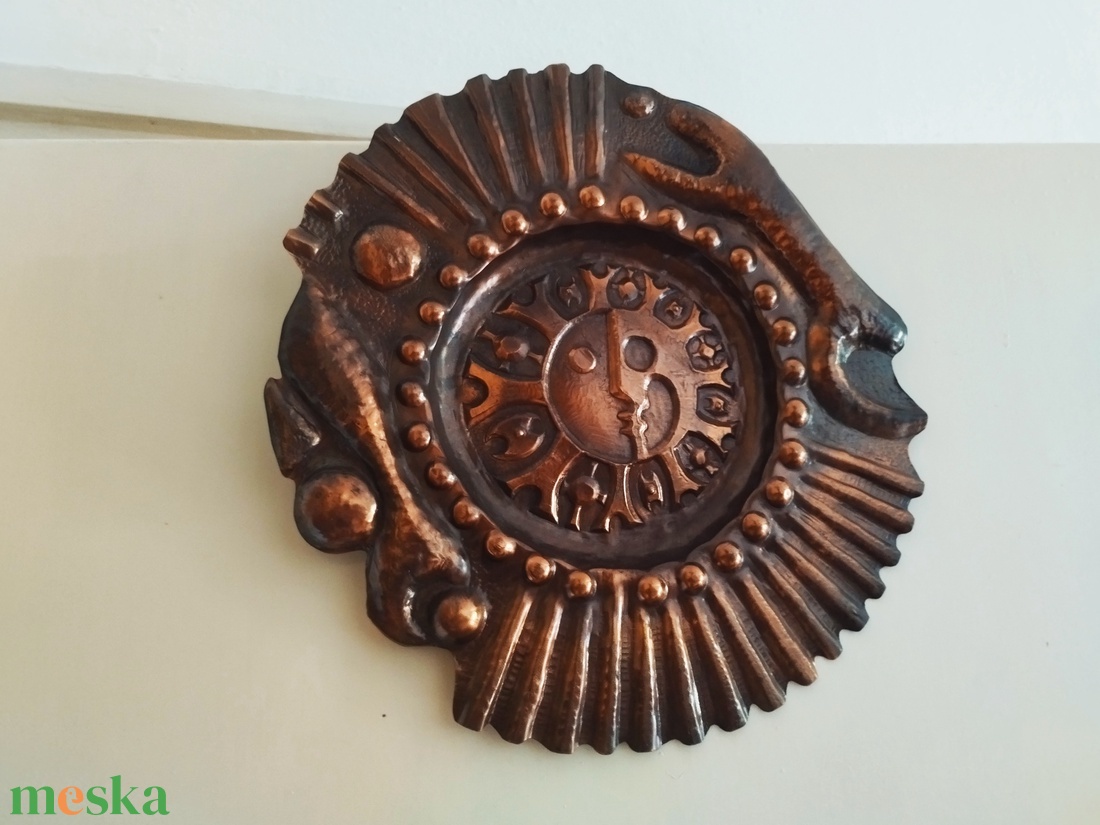 Vintage bronz falidísz, mid century bronz napkorong, bronz faldekoráció - művészet - szobor - fém - Meska.hu