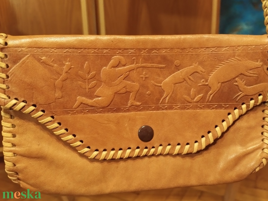 Vintage valódi bőr táska, vadászjelenetes bőr női válltáska, kézműves valódi bőr  női válltáska, karamel színű bőrtáska  - táska & tok - kézitáska & válltáska - válltáska - Meska.hu