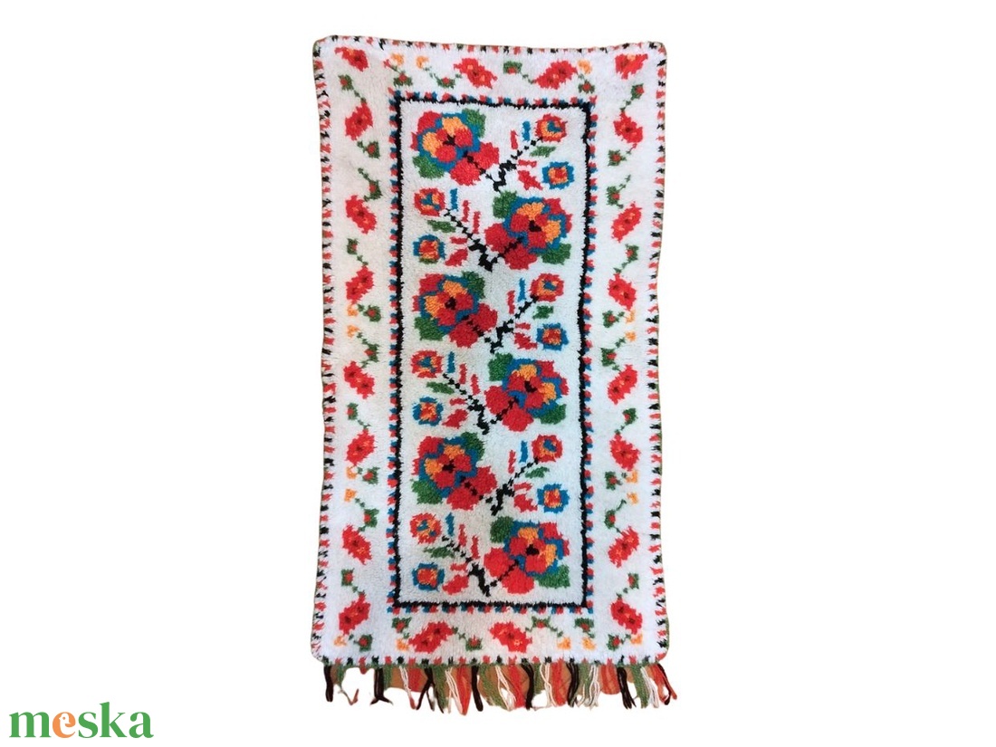 Nagyon cuki vintage piros virágos falvédő, Gyűjtői retro virágos falvédő, Magyar virágos mintás suba - otthon & életmód - dekoráció - fali és függő dekoráció - falra akasztható dekor - Meska.hu