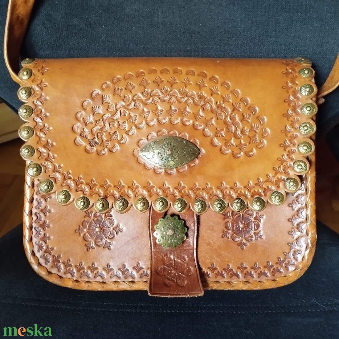 Vintage valódi bőr női táska, bőrdíszműves női válltáska, kézműves női bőr táska, vintage bőr női válltáska  - táska & tok - kézitáska & válltáska - válltáska - Meska.hu