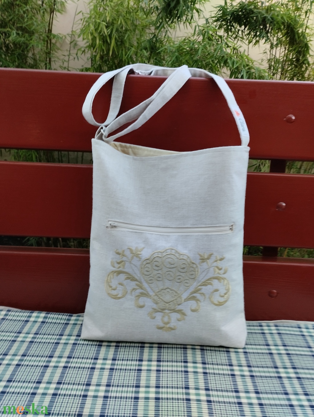 Vászon válltáska táska- Krémszínű hímzéssel hímzéssel - táska & tok - bevásárlás & shopper táska - shopper, textiltáska, szatyor - Meska.hu Vászon válltáska táska- Krémszínű hímzéssel hímzéssel - táska & tok - bevásárlás & shopper táska - shopper, textiltáska, szatyor - Meska.hu