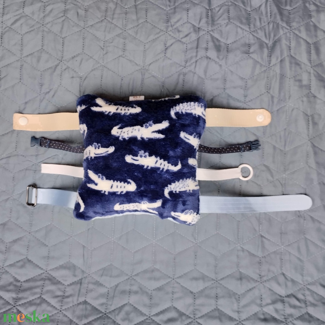 Montessori féle párna, halvány kék krokko - játék & sport - készségfejlesztő és logikai játék - oktató játékok - Meska.hu