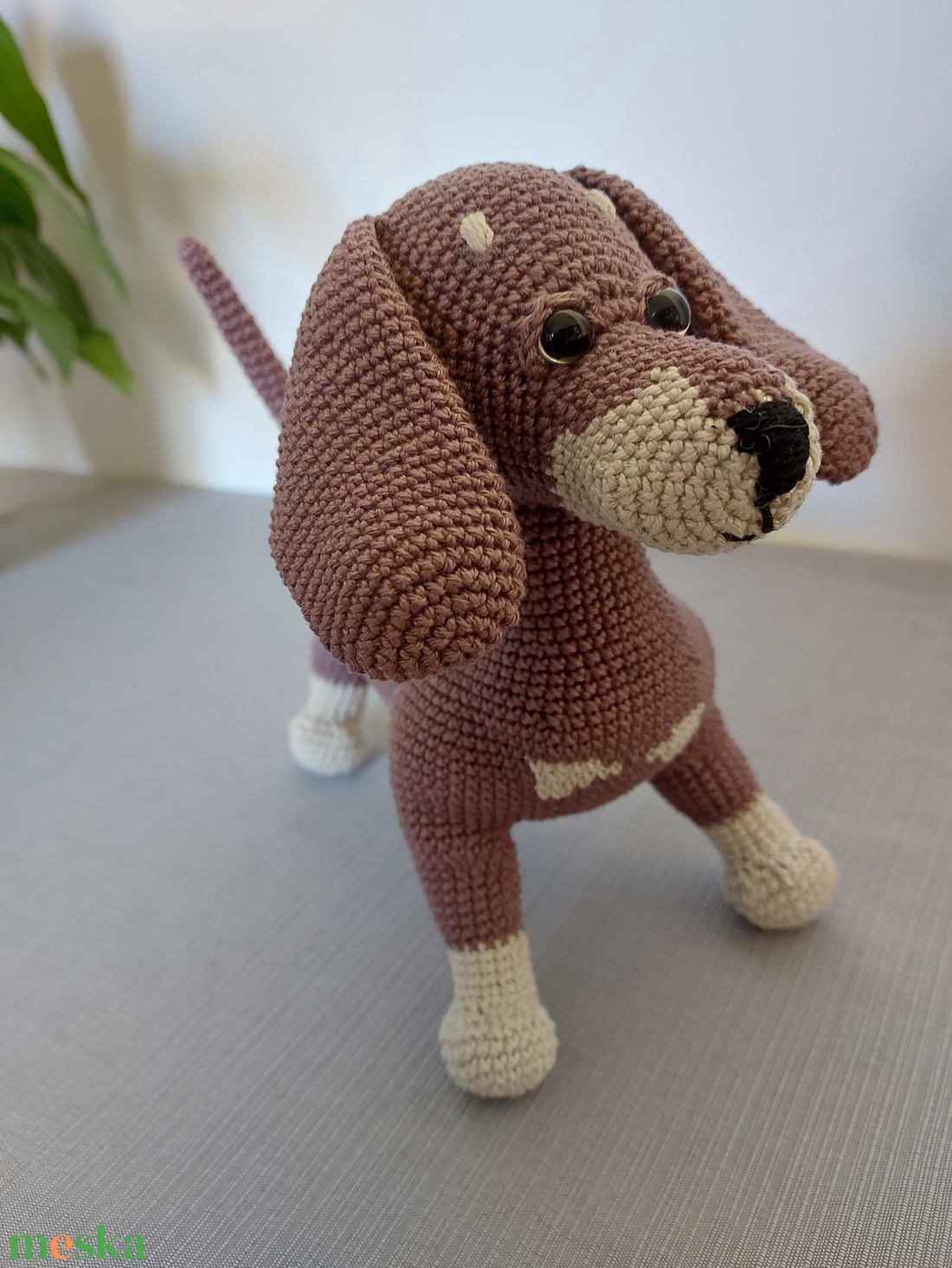 Horgolt tacskó (dachshund) - játék & sport - plüssállat & játékfigura - kutya - Meska.hu