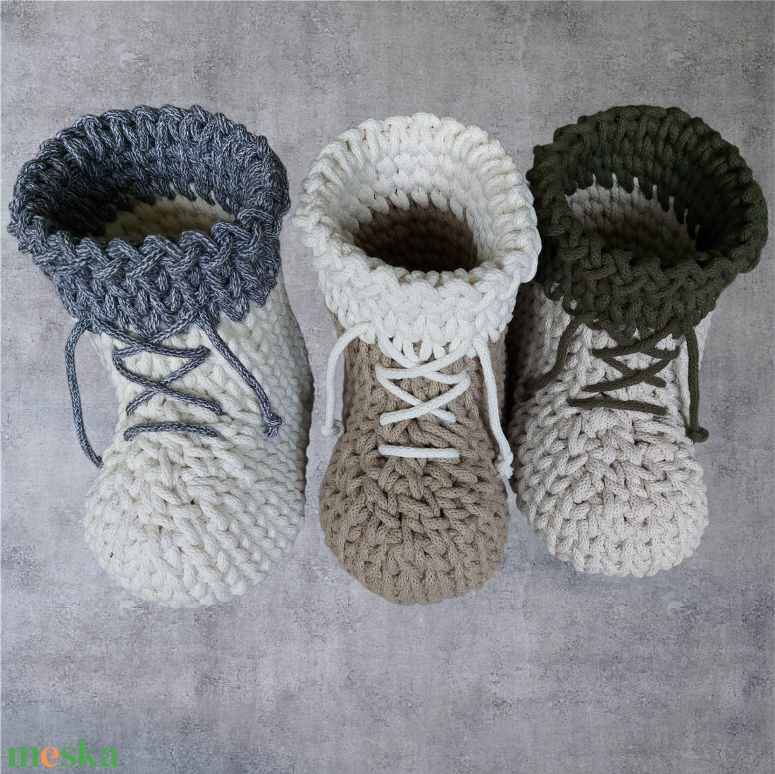 Ünnepi horgolt tároló - Csizma - otthon & életmód - babaszoba, gyerekszoba - játéktároló - Meska.hu