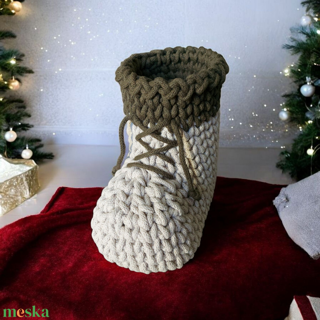 Ünnepi horgolt tároló - Csizma - otthon & életmód - babaszoba, gyerekszoba - játéktároló - Meska.hu