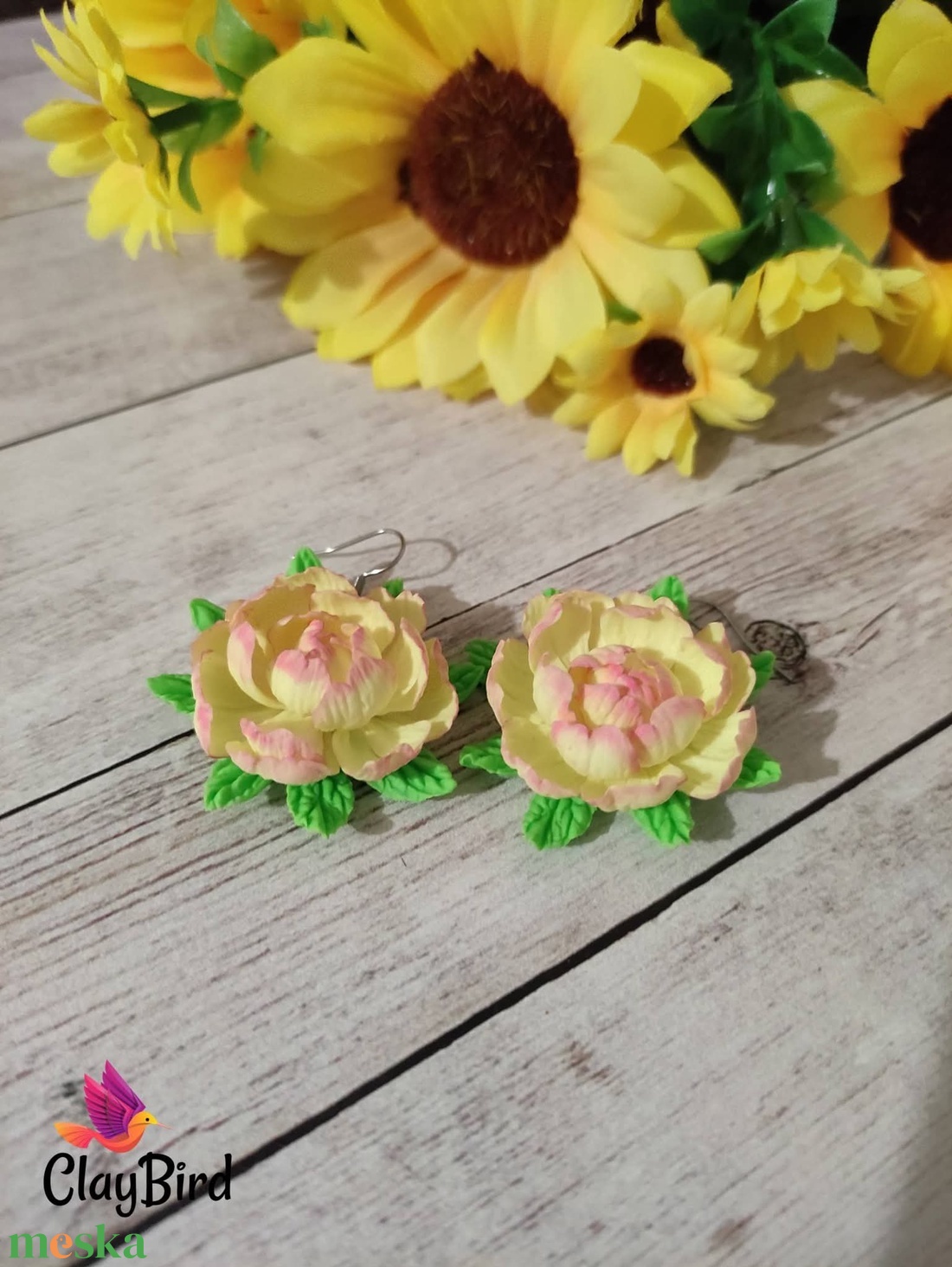 Virágos fülbevaló - ékszer - fülbevaló - lógó fülbevaló - Meska.hu