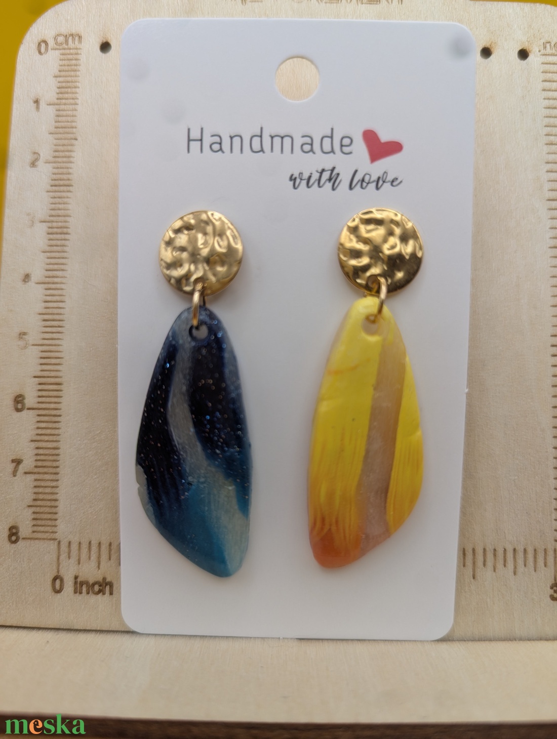 Kézműves fülbevaló polimer gyurmából (polymer clay) - két színű - 004 - ékszer - fülbevaló - lógó fülbevaló - Meska.hu