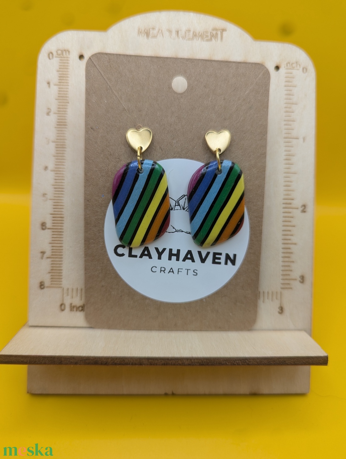 Szivárványos kézműves fülbevaló polimer gyurmából (polymer clay), LMBTQ+, karácsonyi ajándék, közepes, csepp - 135 - ékszer - fülbevaló - lógó fülbevaló - Meska.hu
