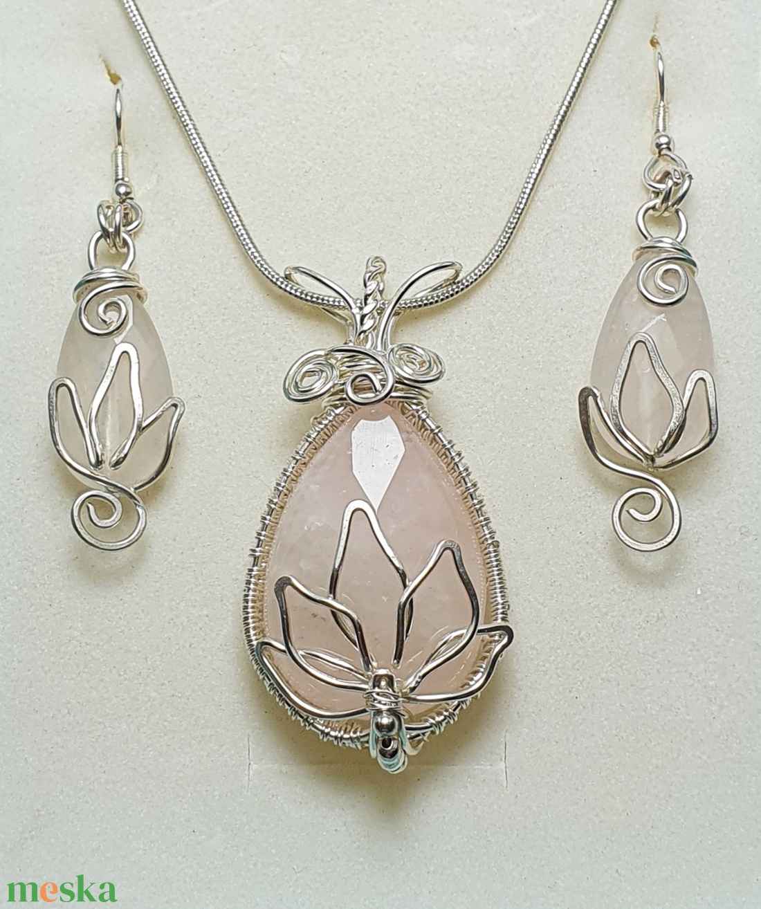 Drótékszer szett rózsakvarccal - ékszer - ékszerszett - Meska.hu