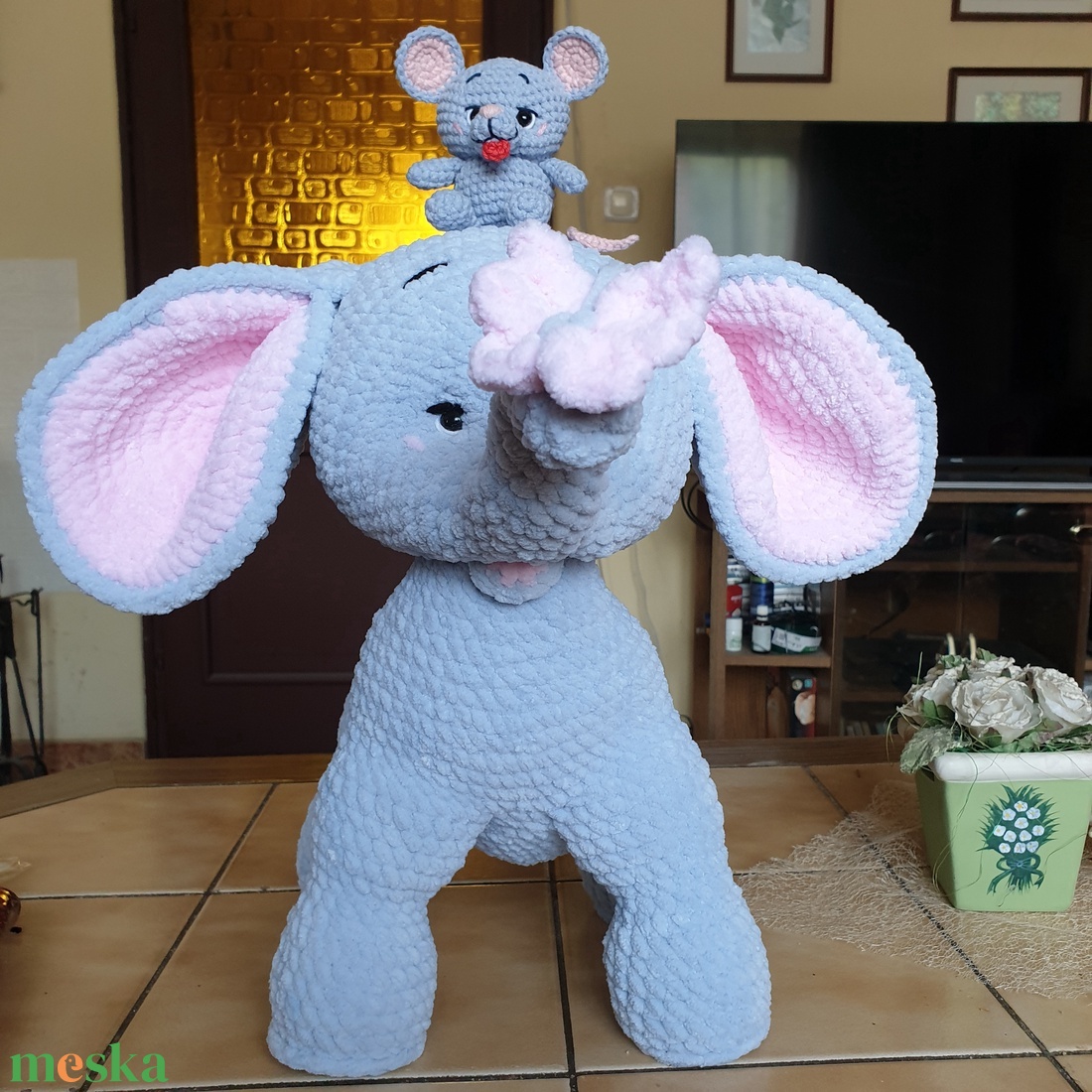 Horgolt plüss elefánt kisegérrel és pillangóval � kézműves amigurumi játék - játék & sport - plüssállat & játékfigura - elefánt - Meska.hu