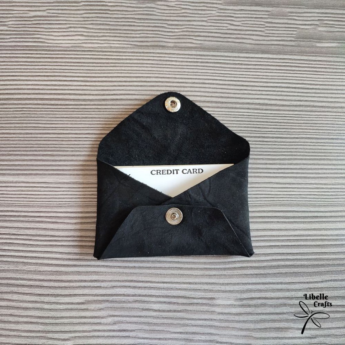 Gyűrt fekete egyfakkos kártyatartó - táska & tok - pénztárca & más tok - kártyatartó & irattartó - Meska.hu