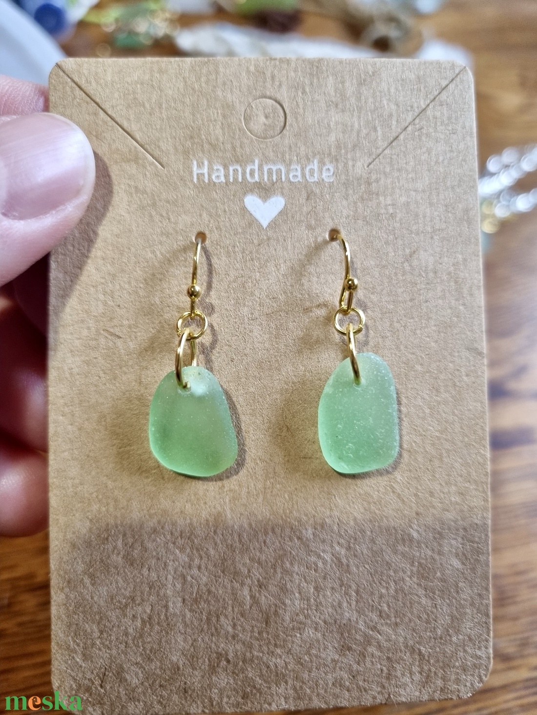 Valódi tengeri üvegből készült fülbevaló.  - ékszer - fülbevaló - lógó fülbevaló - Meska.hu