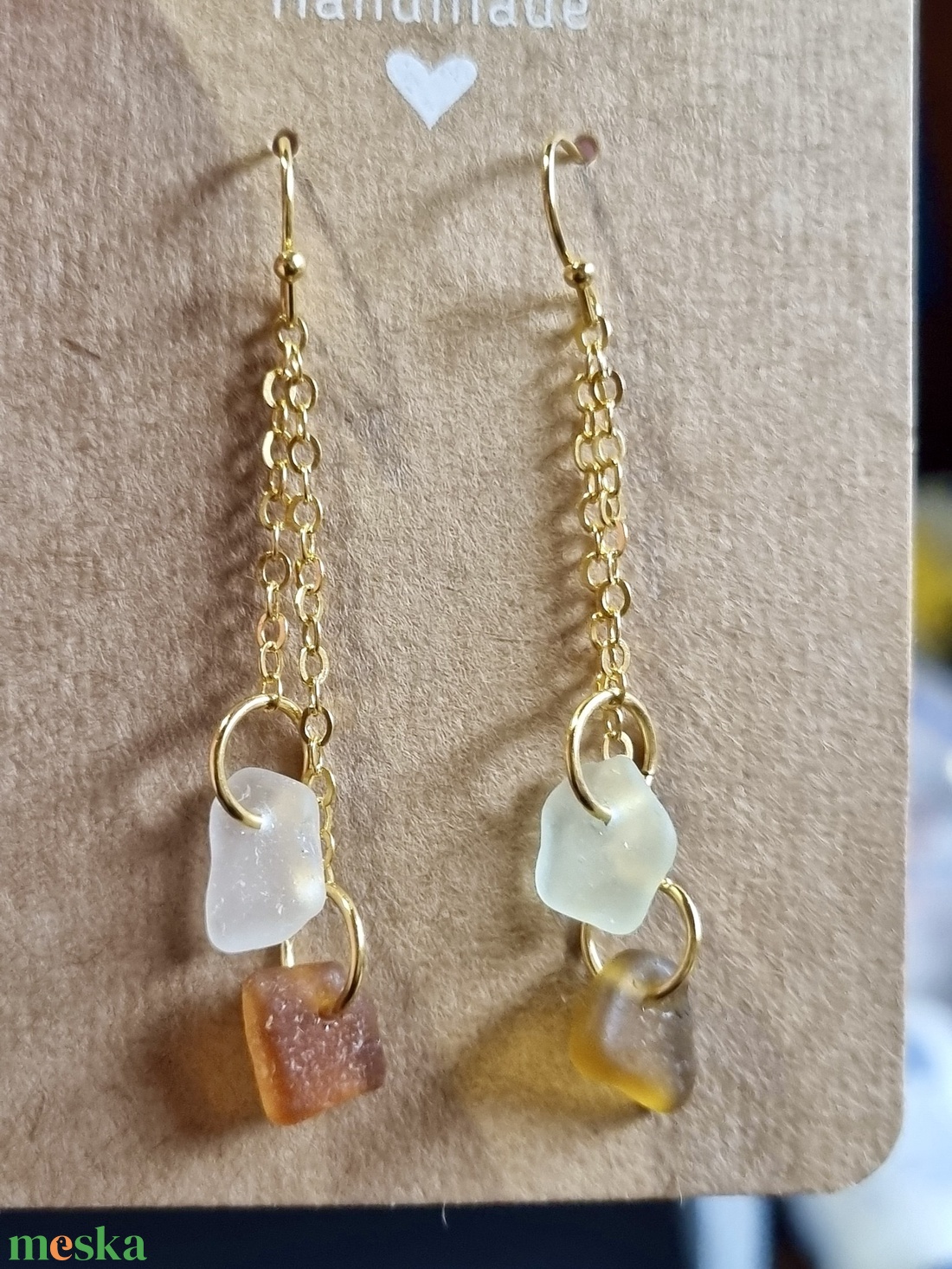 Valódi tengeri üvegből készült fülbevaló.  - ékszer - fülbevaló - lógó fülbevaló - Meska.hu