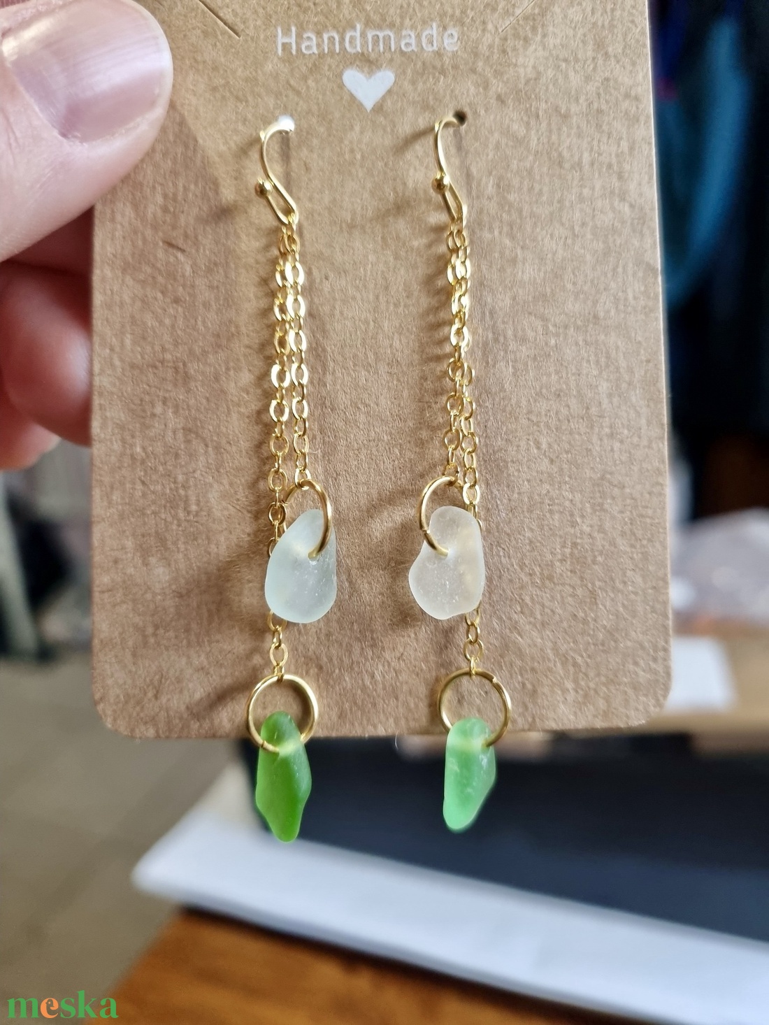 Valódi tengeri üvegből készült fülbevaló.  - ékszer - fülbevaló - lógó fülbevaló - Meska.hu