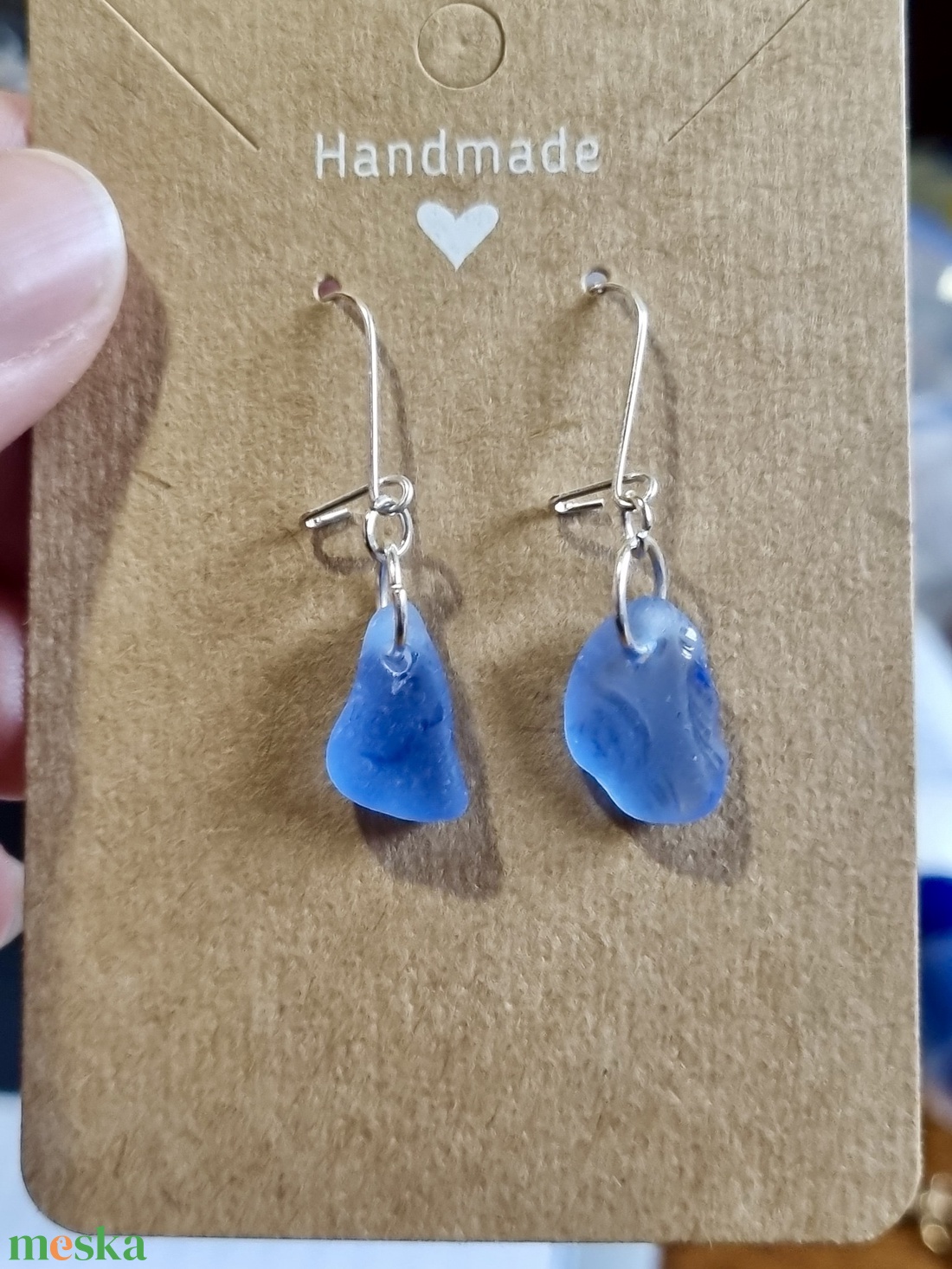 Valódi tengeri üvegből készült fülbevaló.  - ékszer - fülbevaló - lógó fülbevaló - Meska.hu