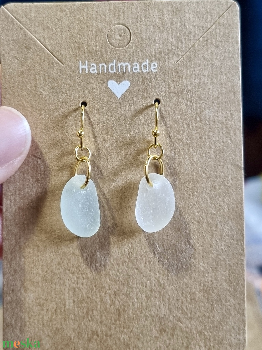 Valódi tengeri üvegből készült fülbevaló.  - ékszer - fülbevaló - lógó fülbevaló - Meska.hu