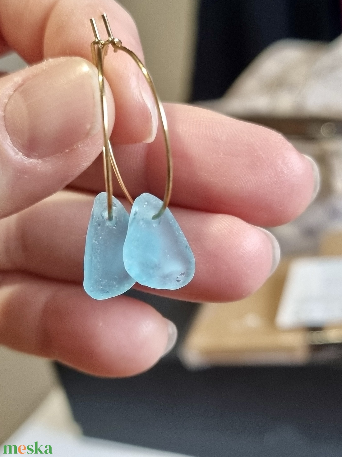 Valódi tengeri üvegből készült fülbevaló.  - ékszer - fülbevaló - lógó fülbevaló - Meska.hu