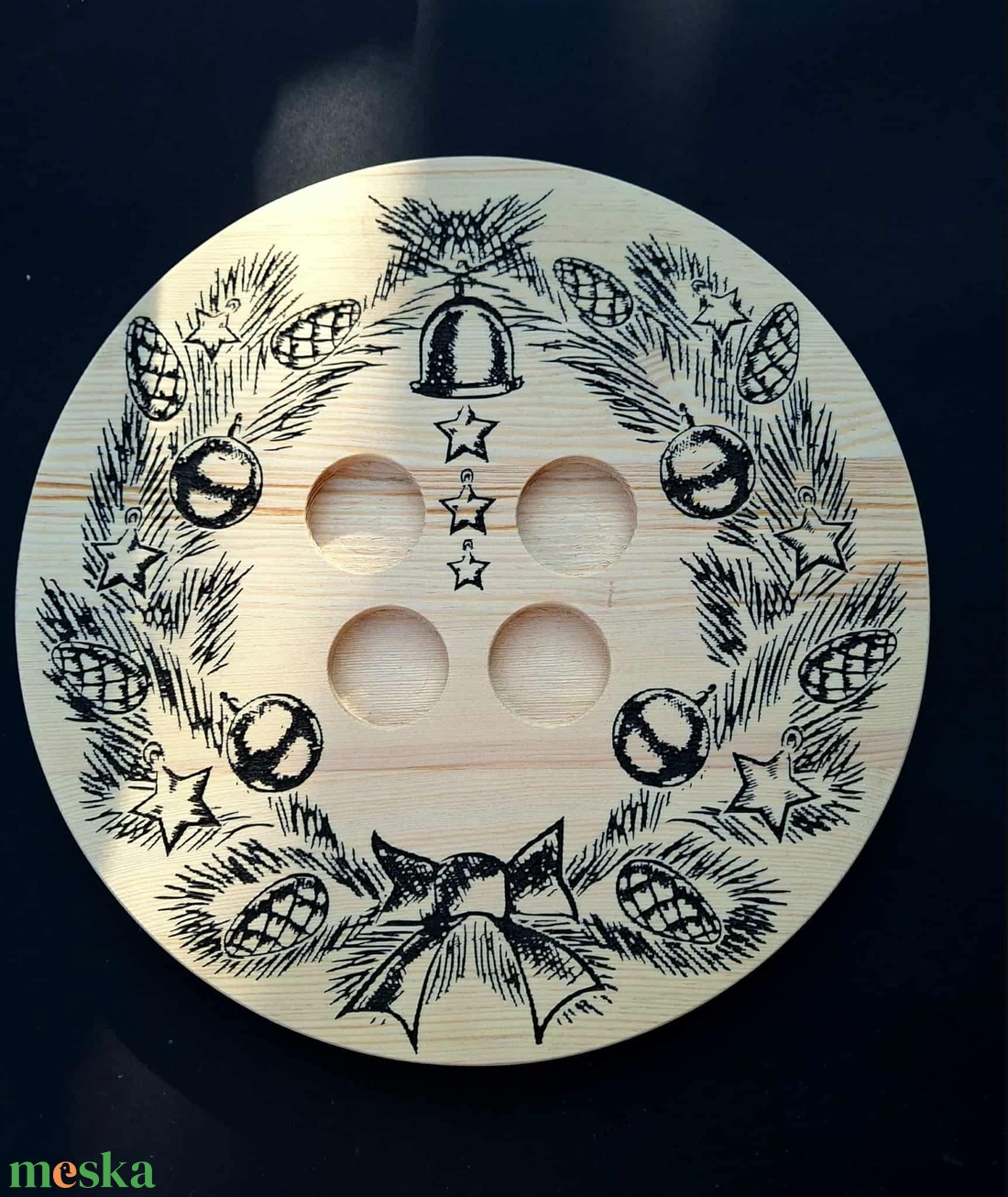 Prémium borovi fenyőből készült, gravírozott adventi koszorú. (advent2) - karácsony - adventi díszek - adventi koszorú - Meska.hu