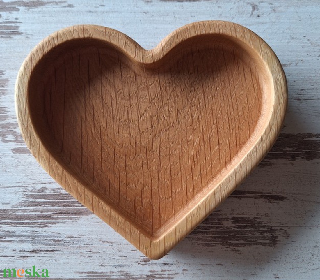 Szív alakú tölgyfa snackestál  - otthon & életmód - konyhafelszerelés, tálalás - tálalás - tálca - Meska.hu