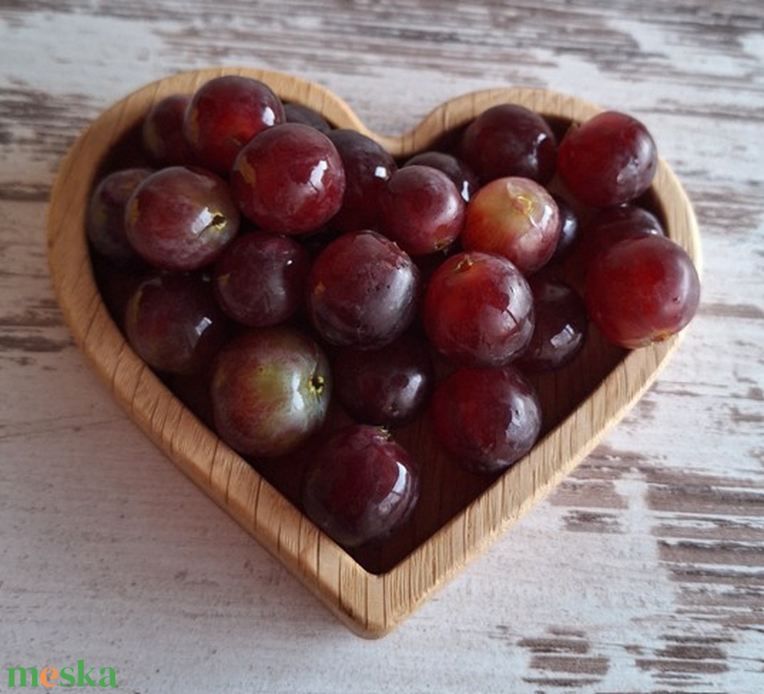 Szív alakú tölgyfa snackestál  - otthon & életmód - konyhafelszerelés, tálalás - tálalás - tálca - Meska.hu