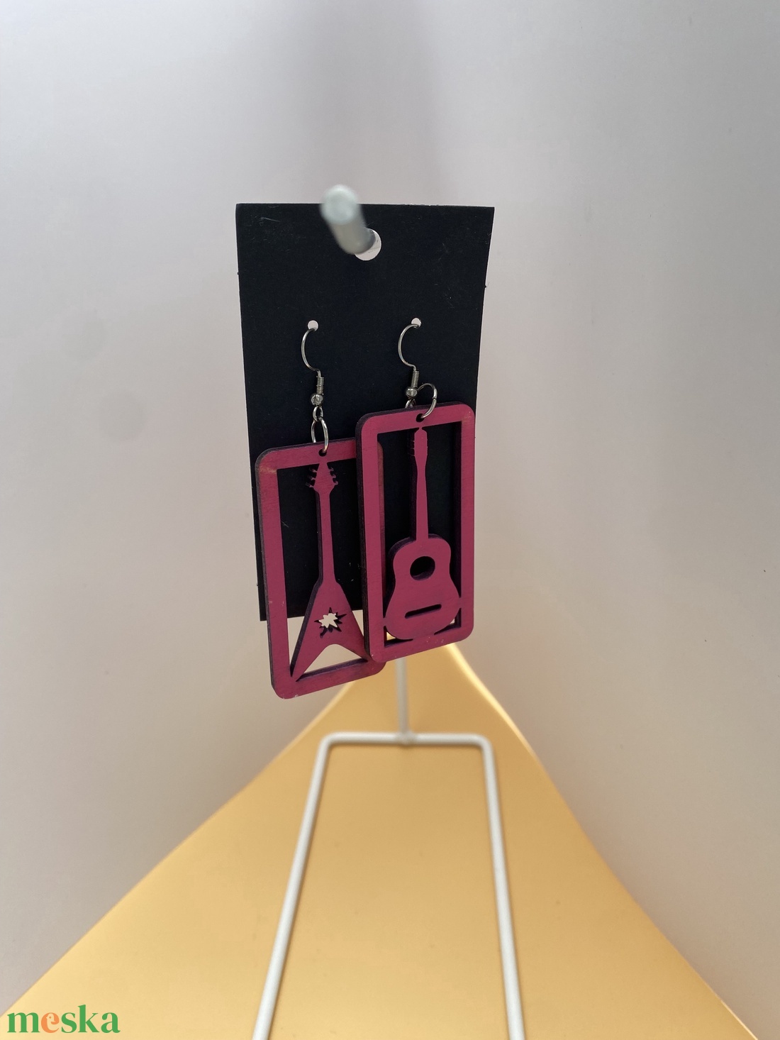Gitáros fülbevaló - ékszer - fülbevaló - lógó fülbevaló - Meska.hu