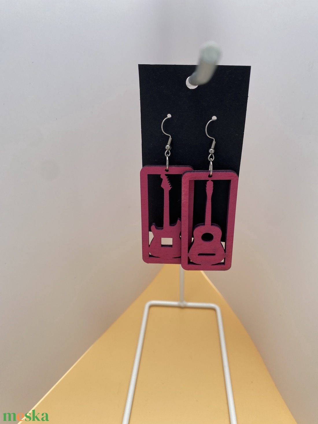 Gitáros fülbevaló - ékszer - fülbevaló - lógó fülbevaló - Meska.hu