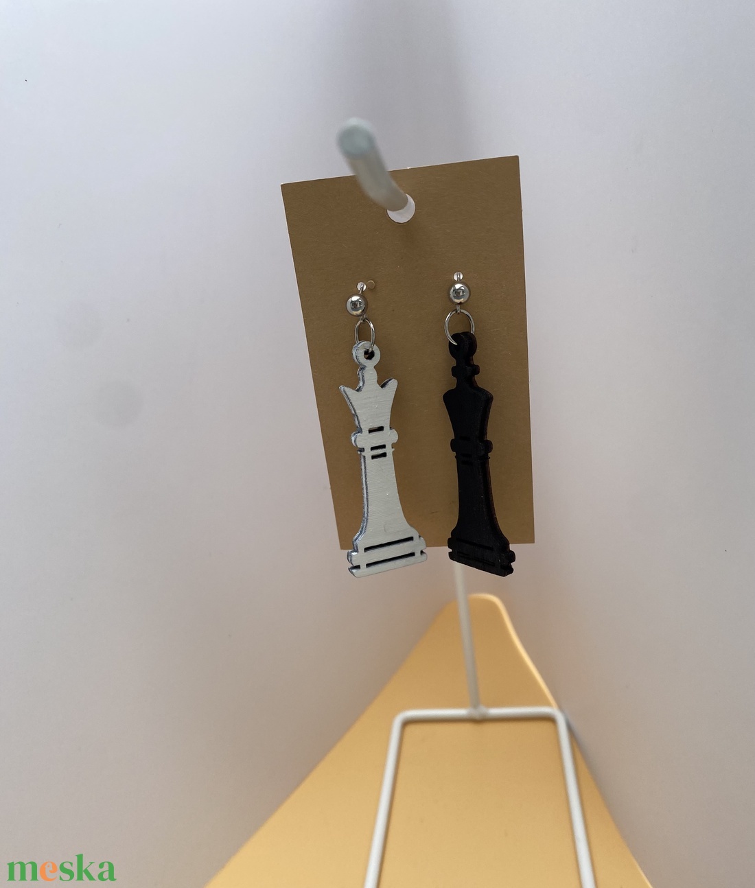Sakkfülbevaló - ékszer - fülbevaló - lógó fülbevaló - Meska.hu