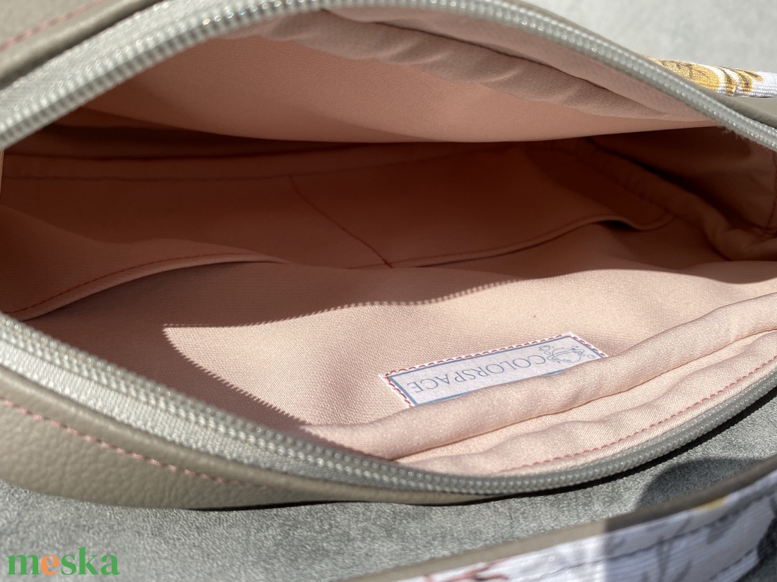 Doboztáska / Crossbody Ákom-bákom növények - táska & tok - kézitáska & válltáska - vállon átvethető táska - Meska.hu Doboztáska / Crossbody Ákom-bákom növények - táska & tok - kézitáska & válltáska - vállon átvethető táska - Meska.hu