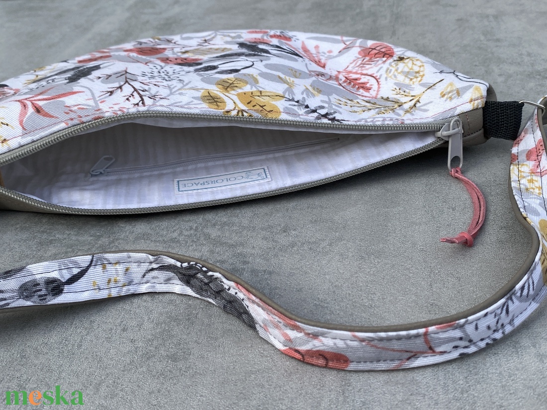 Félkör crossbody Ákom-bákom növények - táska & tok - kézitáska & válltáska - vállon átvethető táska - Meska.hu Félkör crossbody Ákom-bákom növények - táska & tok - kézitáska & válltáska - vállon átvethető táska - Meska.hu