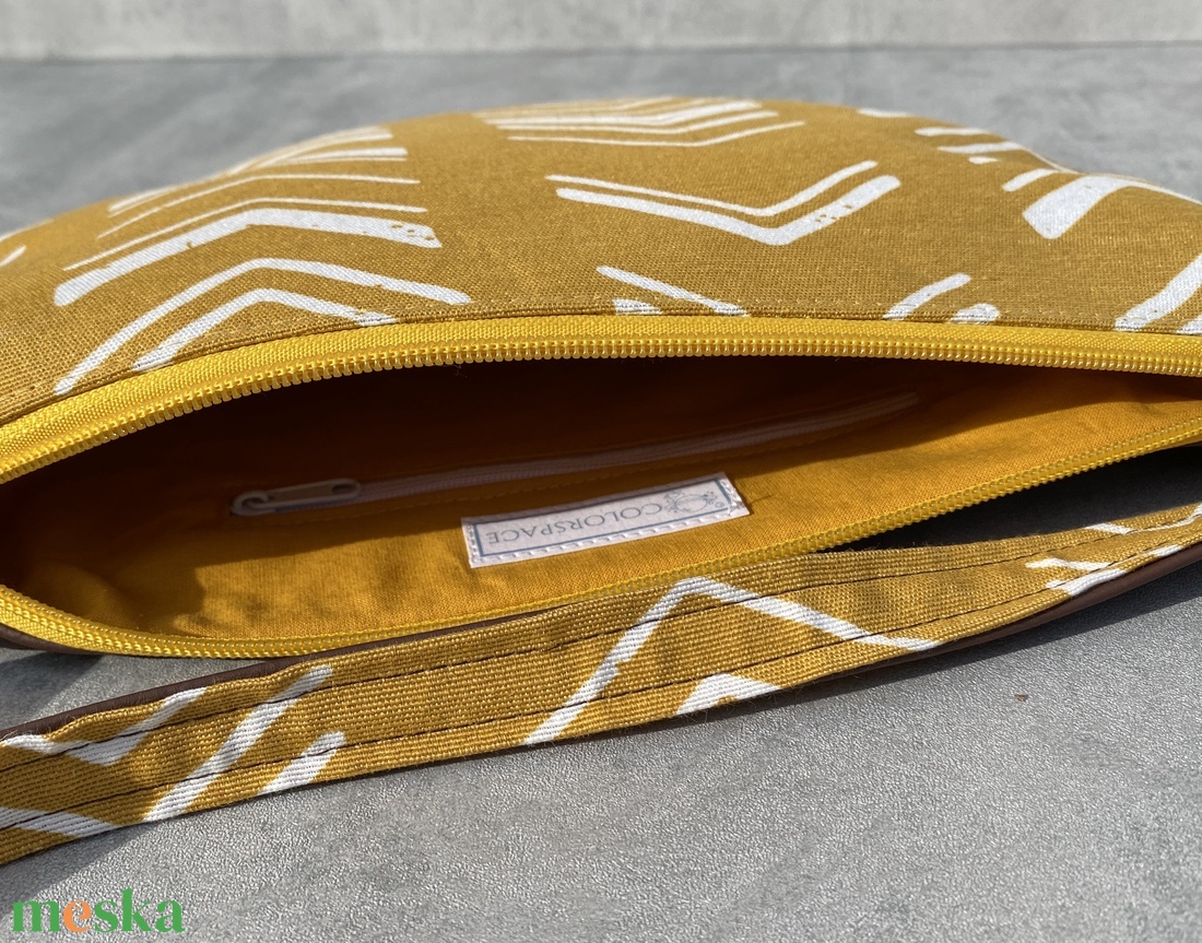 Félkör crossbody Mustársárga etno mintás - táska & tok - kézitáska & válltáska - vállon átvethető táska - Meska.hu Félkör crossbody Mustársárga etno mintás - táska & tok - kézitáska & válltáska - vállon átvethető táska - Meska.hu