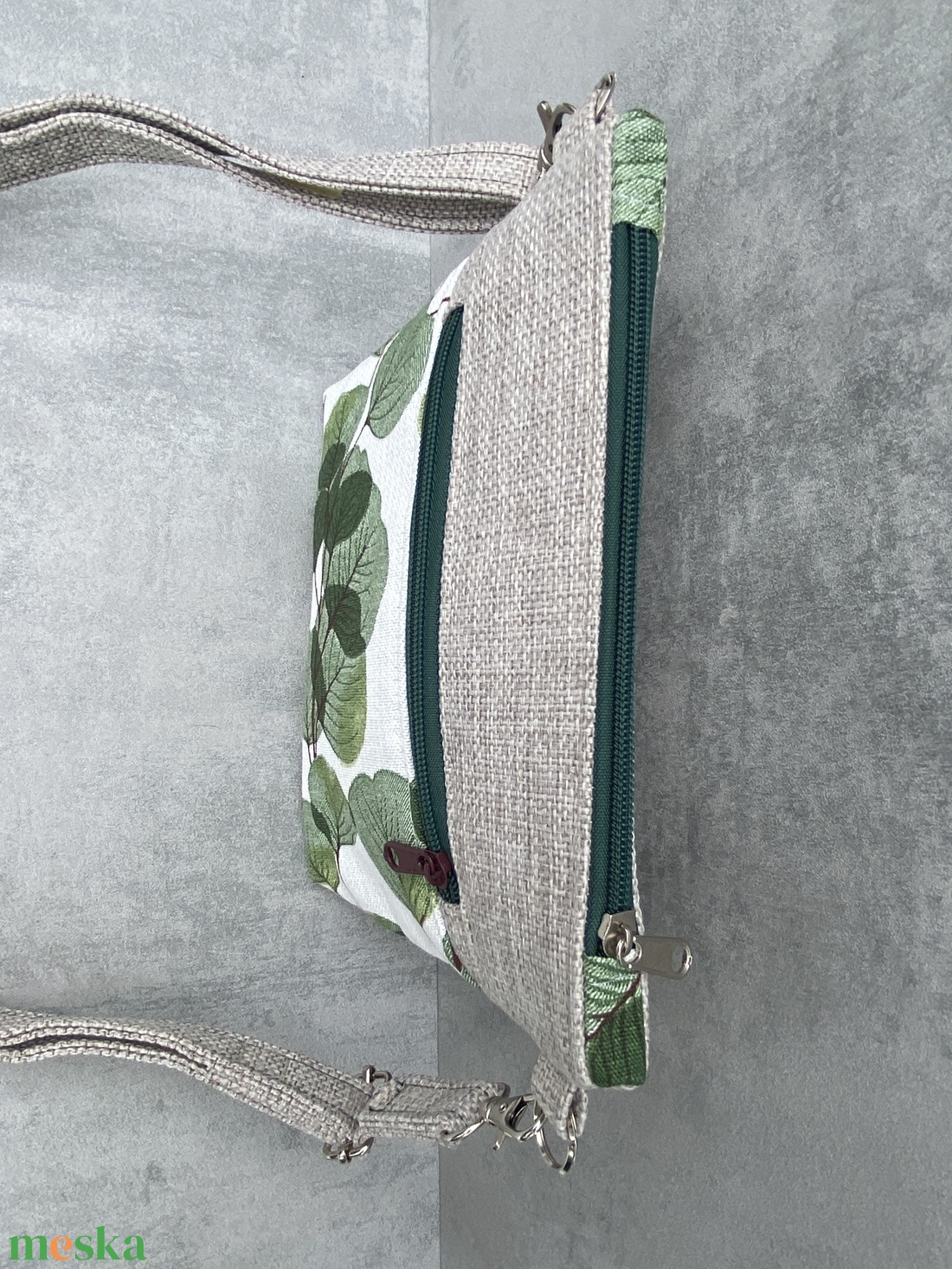 Crossbody Zöld levelek juta alapon - táska & tok - kézitáska & válltáska - vállon átvethető táska - Meska.hu Crossbody Zöld levelek juta alapon - táska & tok - kézitáska & válltáska - vállon átvethető táska - Meska.hu
