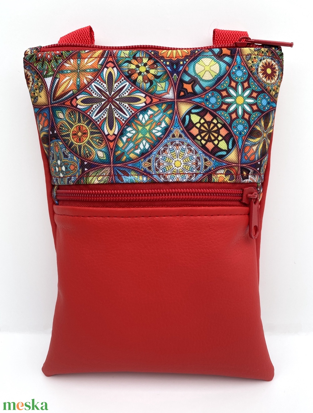Telefon és igazolványtartó kistáska - Kaleidoszkóp és piros műbőr - táska & tok - kézitáska & válltáska - vállon átvethető táska - Meska.hu Telefon és igazolványtartó kistáska - Kaleidoszkóp és piros műbőr - táska & tok - kézitáska & válltáska - vállon átvethető táska - Meska.hu