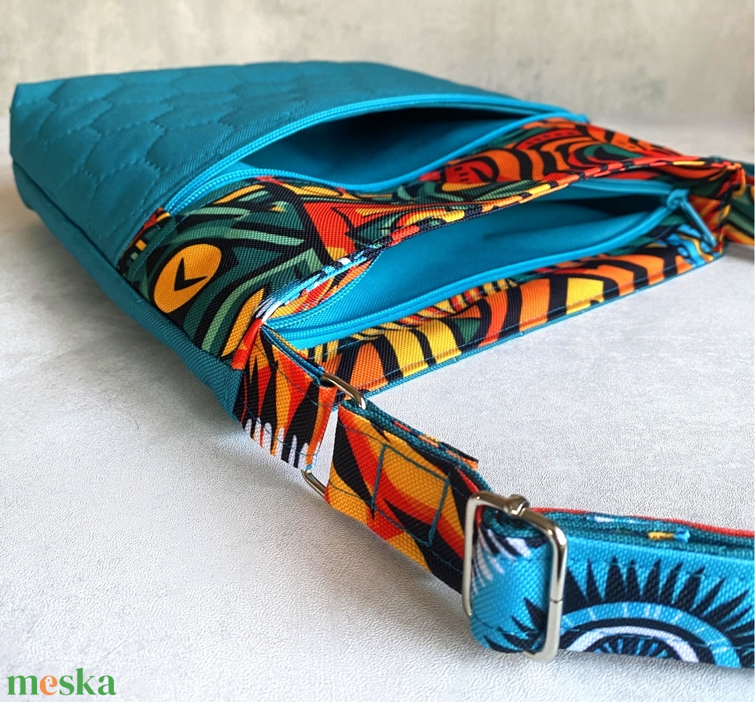 Crossbody  Türkiz, afrikamintás - táska & tok - kézitáska & válltáska - vállon átvethető táska - Meska.hu