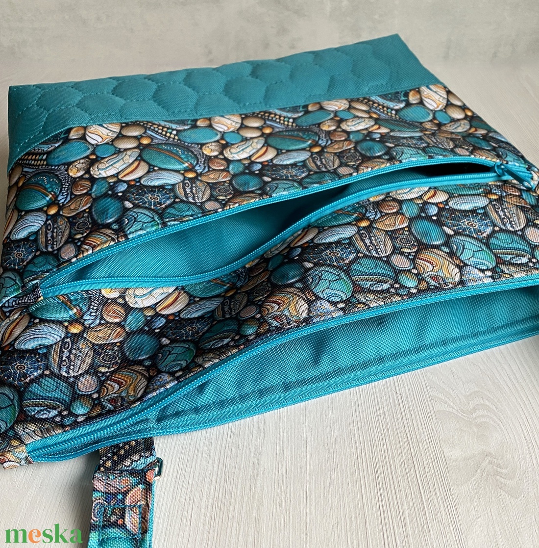 Crossbody  Türkiz, kavicsmintás  - táska & tok - kézitáska & válltáska - vállon átvethető táska - Meska.hu