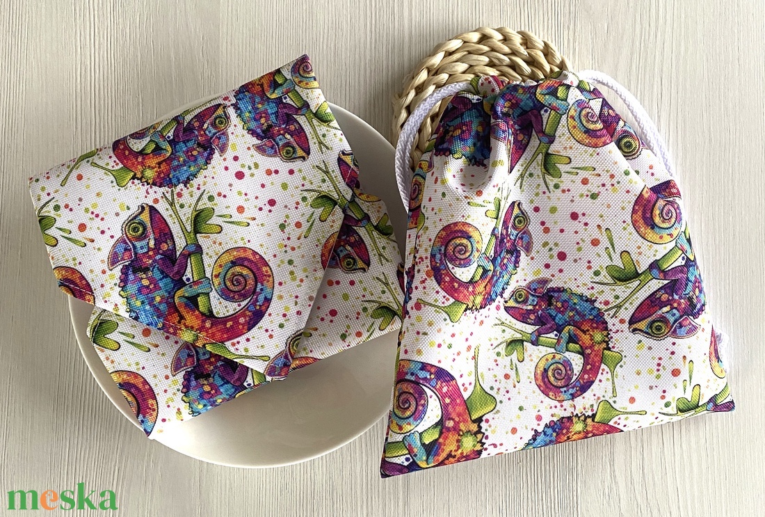 Gyűrődésmentes, vízlepergető Újraszalvéta és Nasizacsi - Kaméleon - otthon & életmód - konyhafelszerelés, tálalás - konyhai textil - szalvéta - Meska.hu