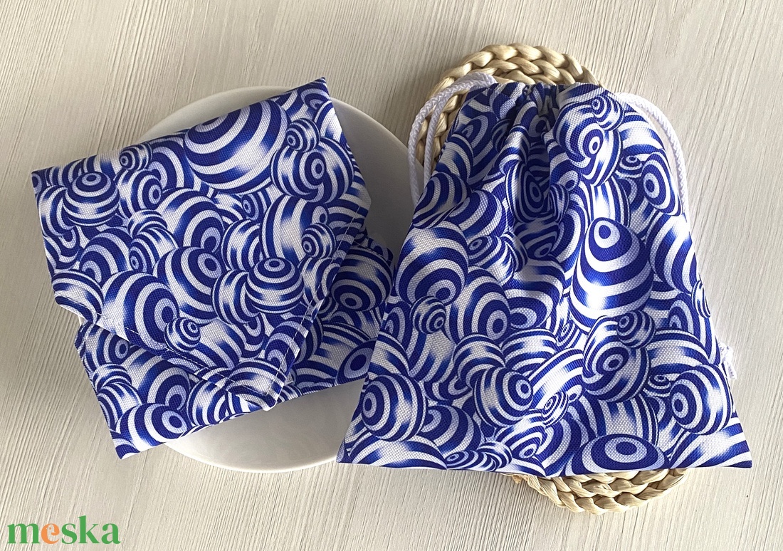 Gyűrődésmentes, vízlepergető Újraszalvéta és Nasizacsi - Kék golyó - otthon & életmód - konyhafelszerelés, tálalás - konyhai textil - szalvéta - Meska.hu