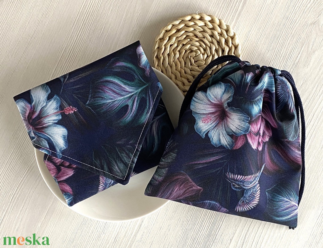 Gyűrődésmentes, vízlepergető Újraszalvéta és Nasizacsi - Trópusi virágok - otthon & életmód - konyhafelszerelés, tálalás - konyhai textil - szalvéta - Meska.hu