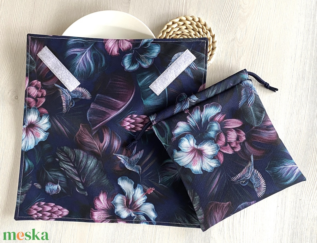 Gyűrődésmentes, vízlepergető Újraszalvéta és Nasizacsi - Trópusi virágok - otthon & életmód - konyhafelszerelés, tálalás - konyhai textil - szalvéta - Meska.hu