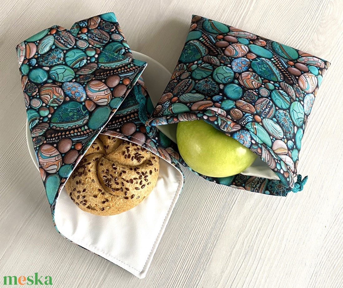 Gyűrődésmentes, vízlepergető Újraszalvéta és Nasizacsi - Türkizzöld kavicsok - otthon & életmód - konyhafelszerelés, tálalás - konyhai textil - szalvéta - Meska.hu