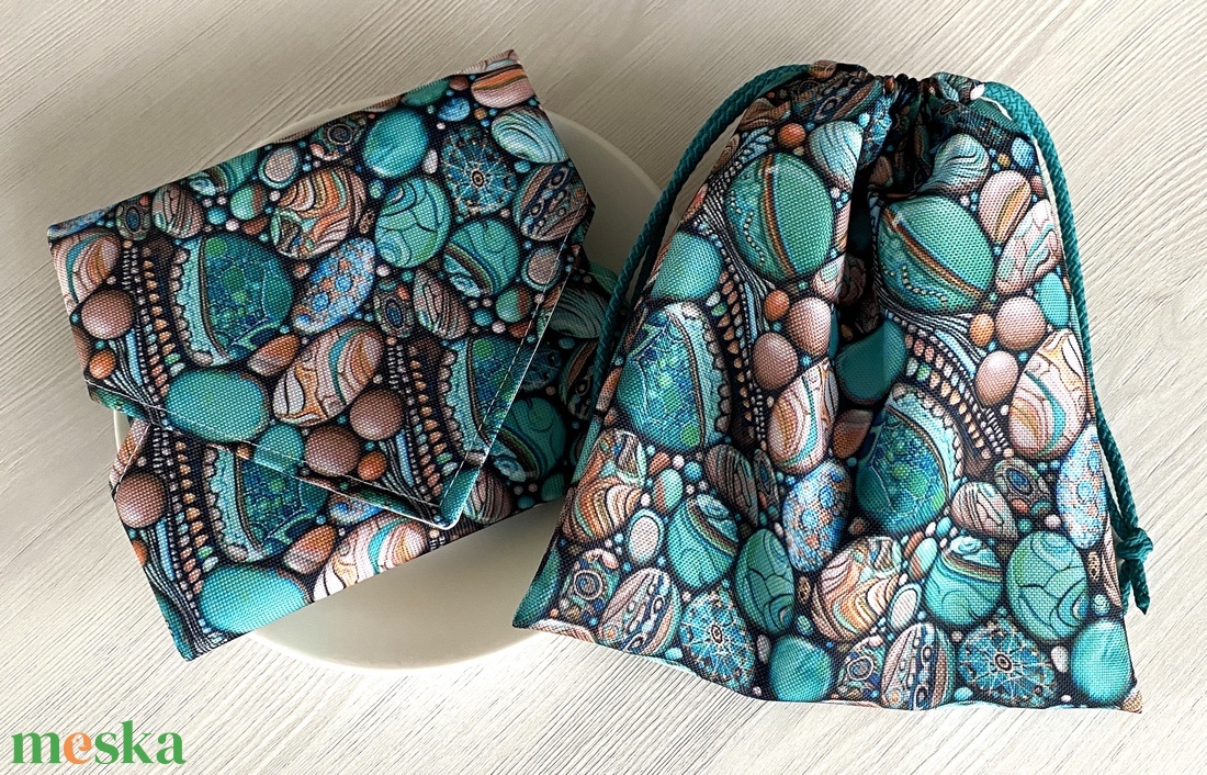 Gyűrődésmentes, vízlepergető Újraszalvéta és Nasizacsi - Türkizzöld kavicsok - otthon & életmód - konyhafelszerelés, tálalás - konyhai textil - szalvéta - Meska.hu