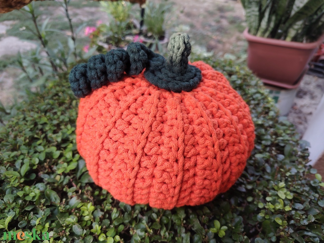 Horgolt nagyméretű tök (narancssárga) Halloweenre - kellékek & szerszámok - dekorációs kellékek - őszi dekor - őszi dekortök - Meska.hu Horgolt nagyméretű tök (narancssárga) Halloweenre - kellékek & szerszámok - dekorációs kellékek - őszi dekor - őszi dekortök - Meska.hu